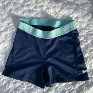 NIKE Pro 3” shorts blue multi
